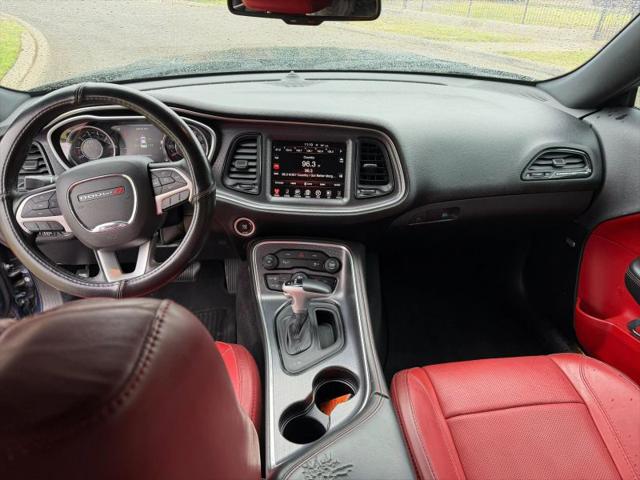 2016 Dodge Challenger SXT Plus