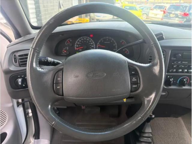 1999 Ford F-150 Base