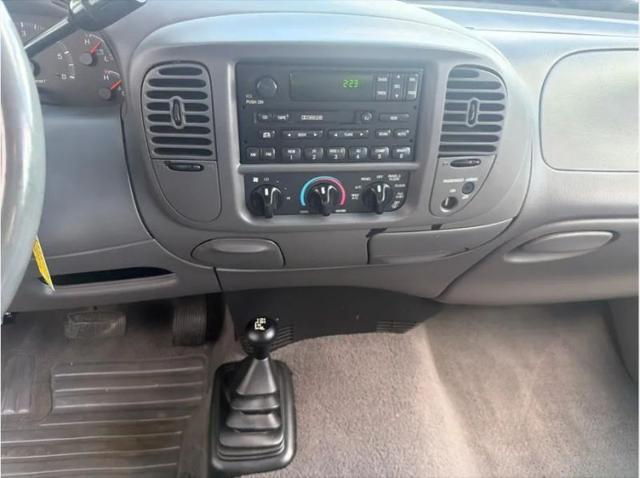 1999 Ford F-150 Base