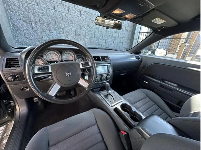2010 Dodge Challenger SE