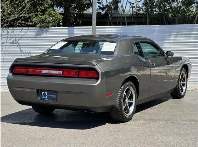 2010 Dodge Challenger SE