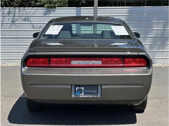 2010 Dodge Challenger SE