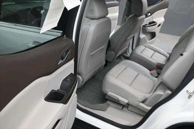 2022 GMC Acadia FWD SLT