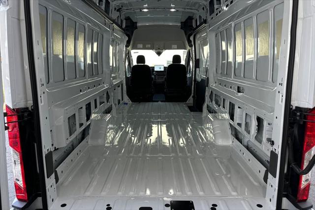 2026 Ford Transit Cargo Van Base