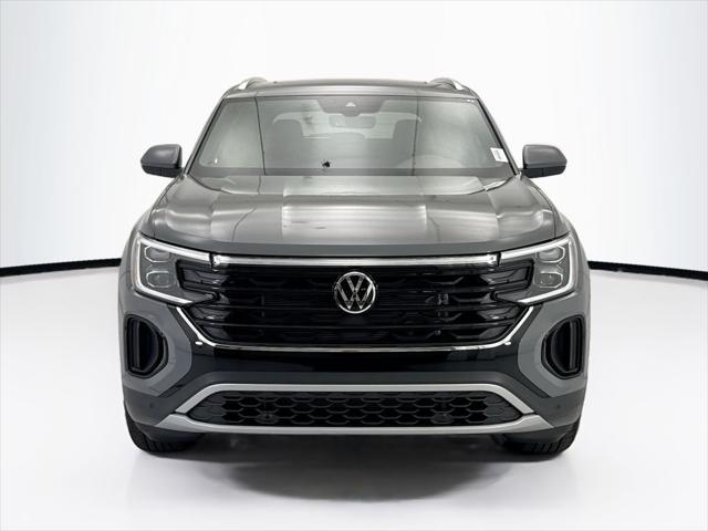 2026 Volkswagen Atlas Cross Sport SE with Technology