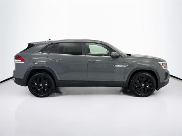 2026 Volkswagen Atlas Cross Sport SE with Technology
