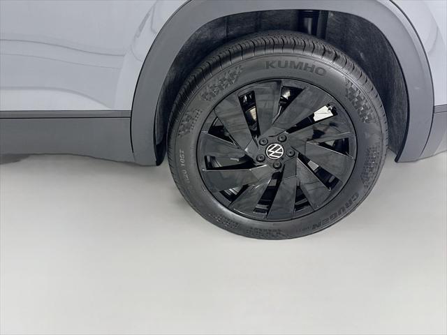 2026 Volkswagen Atlas Cross Sport SE with Technology