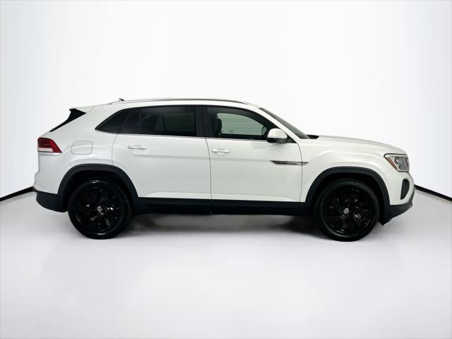 2026 Volkswagen Atlas Cross Sport SE with Technology