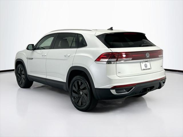 2026 Volkswagen Atlas Cross Sport SE with Technology