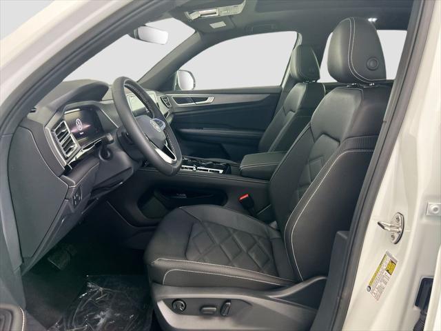 2026 Volkswagen Atlas Cross Sport SE with Technology
