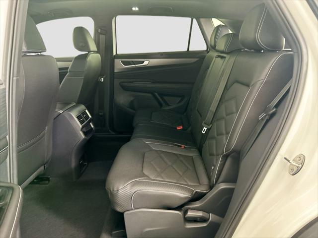 2026 Volkswagen Atlas Cross Sport SE with Technology