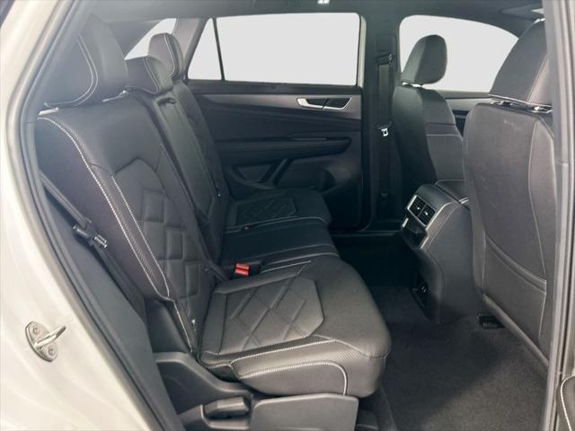 2026 Volkswagen Atlas Cross Sport SE with Technology