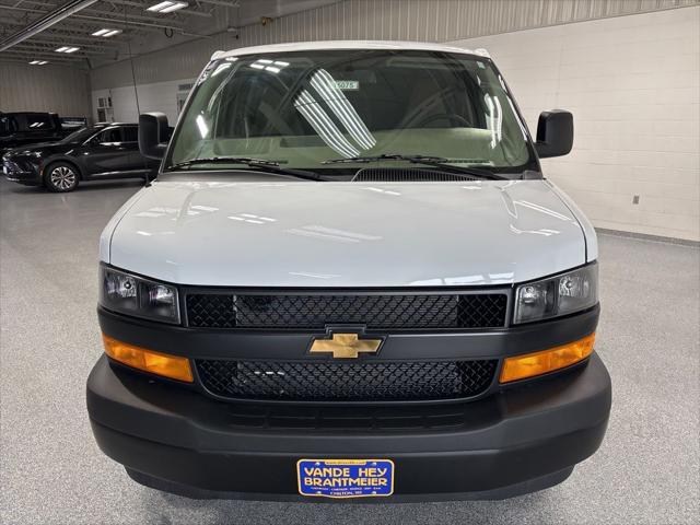 2026 Chevrolet Express Cargo Van 2500 Regular Wheelbase, WT, RWD