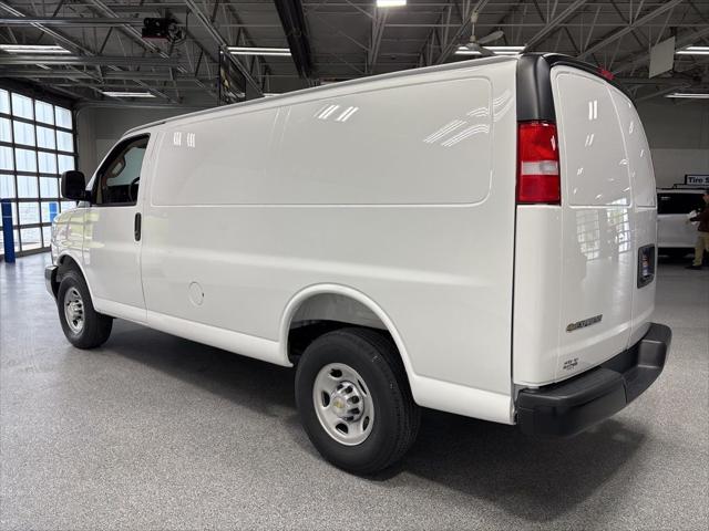 2026 Chevrolet Express Cargo Van 2500 Regular Wheelbase, WT, RWD