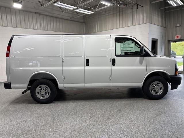 2026 Chevrolet Express Cargo Van 2500 Regular Wheelbase, WT, RWD