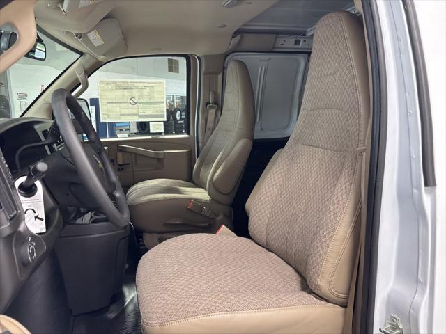2026 Chevrolet Express Cargo Van 2500 Regular Wheelbase, WT, RWD