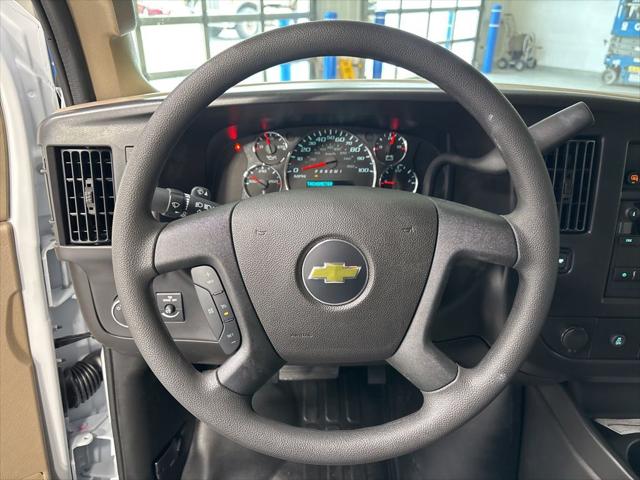 2026 Chevrolet Express Cargo Van 2500 Regular Wheelbase, WT, RWD