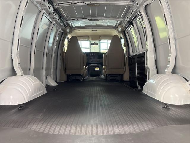 2026 Chevrolet Express Cargo Van 2500 Regular Wheelbase, WT, RWD