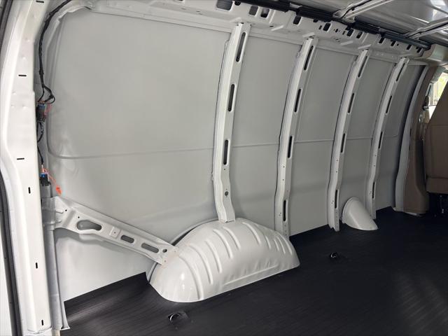 2026 Chevrolet Express Cargo Van 2500 Regular Wheelbase, WT, RWD