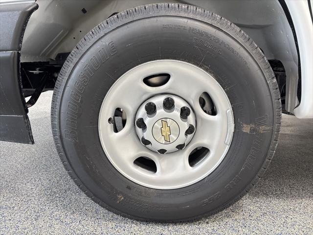 2026 Chevrolet Express Cargo Van 2500 Regular Wheelbase, WT, RWD