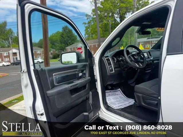 2024 Ram 1500 Classic Warlock Crew Cab 4x4 5'7" Box
