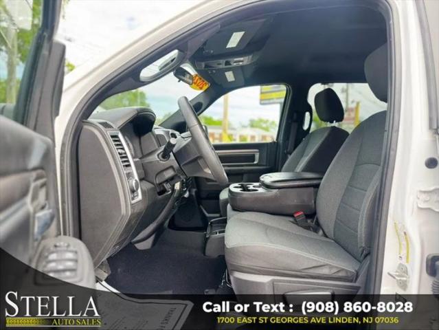 2024 Ram 1500 Classic Warlock Crew Cab 4x4 5'7" Box