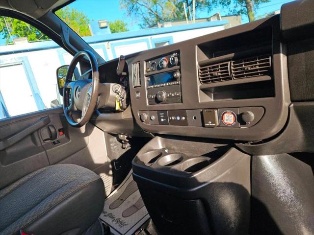 2017 GMC Savana 3500 Work Van