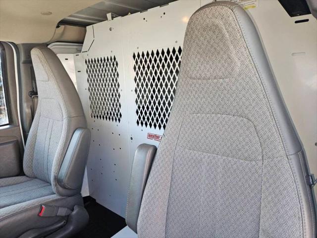 2017 GMC Savana 3500 Work Van