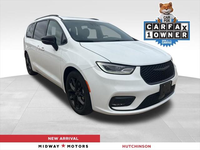 2025 Chrysler Pacifica Limited for sale in Hutchinson, KS