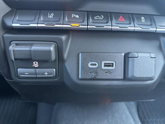 2026 Chevrolet Silverado 2500HD Crew Cab, Long Bed, Custom, 4WD