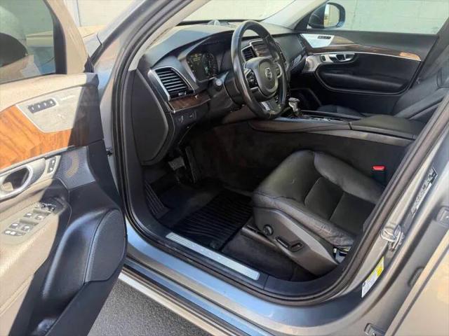 2016 Volvo XC90 T6 Momentum