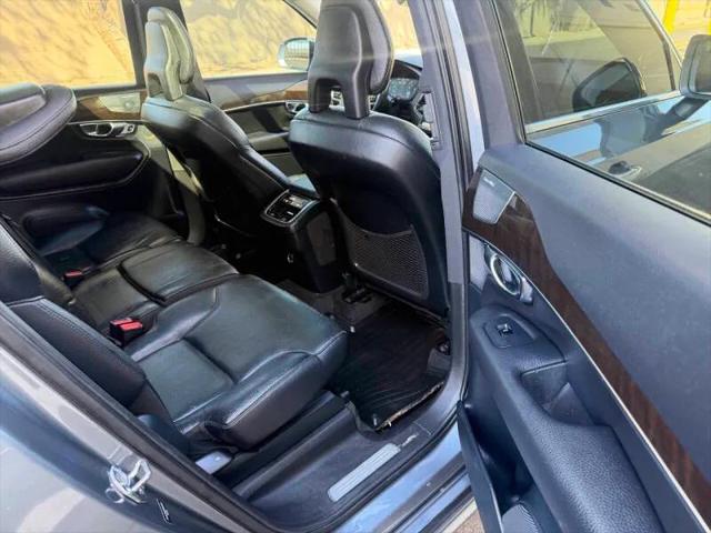 2016 Volvo XC90 T6 Momentum