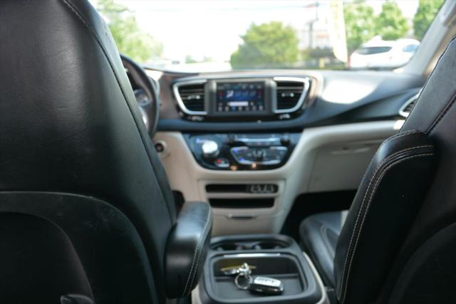 2021 Chrysler Voyager LXI