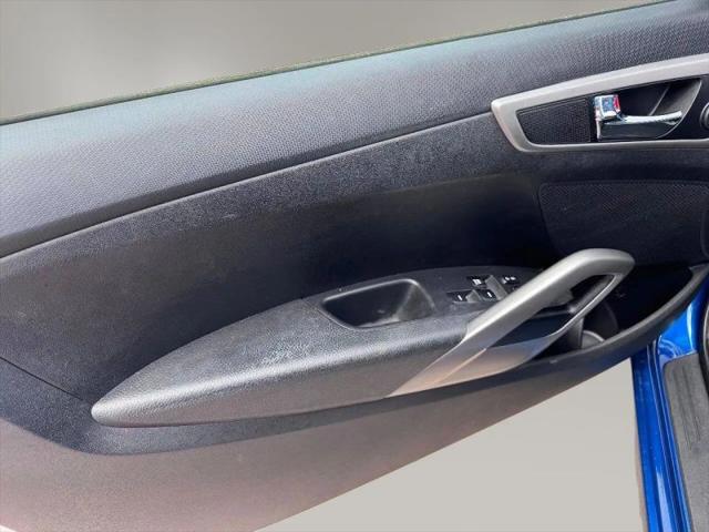 2016 Hyundai Veloster Base