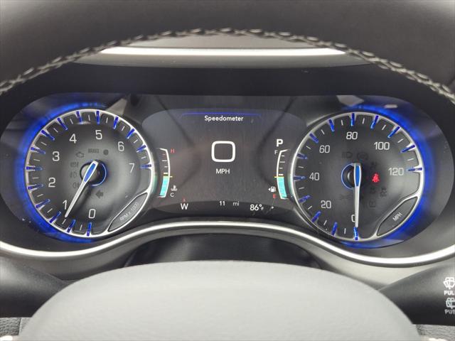 2027 Chrysler Pacifica Select
