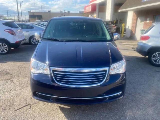 2015 Chrysler Town & Country Touring-L