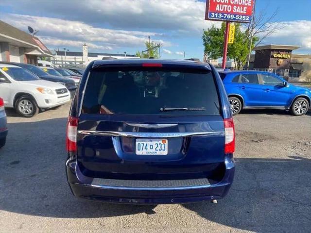 2015 Chrysler Town & Country Touring-L
