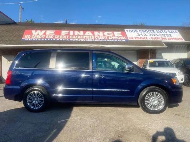 2015 Chrysler Town & Country Touring-L