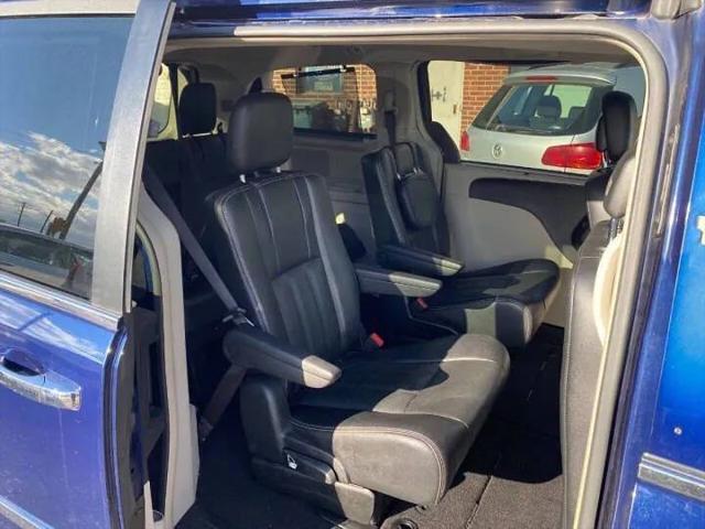 2015 Chrysler Town & Country Touring-L