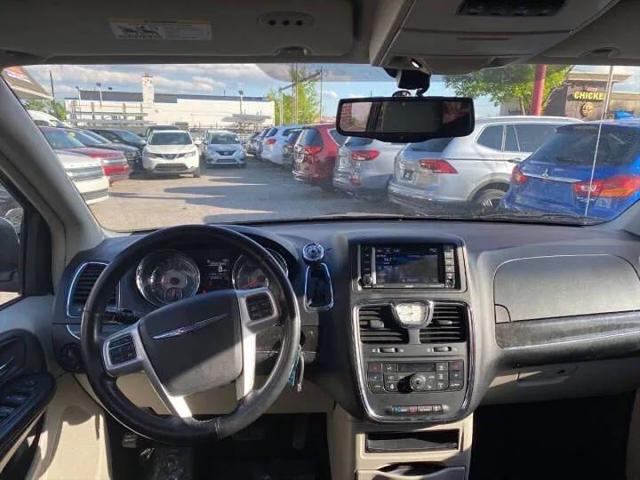 2015 Chrysler Town & Country Touring-L