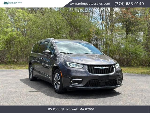2021 Chrysler Pacifica Hybrid Touring L for sale in Norwell, MA