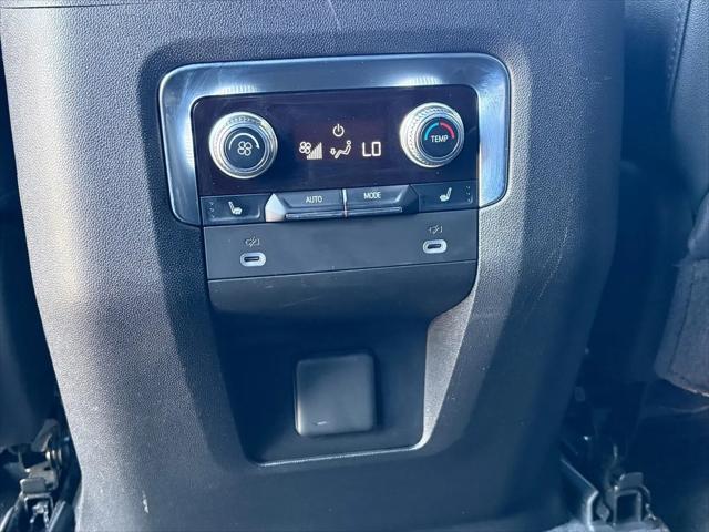 2024 GMC Yukon XL 4WD SLT