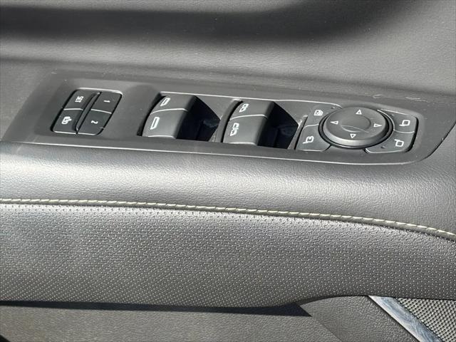 2024 GMC Yukon XL 4WD SLT