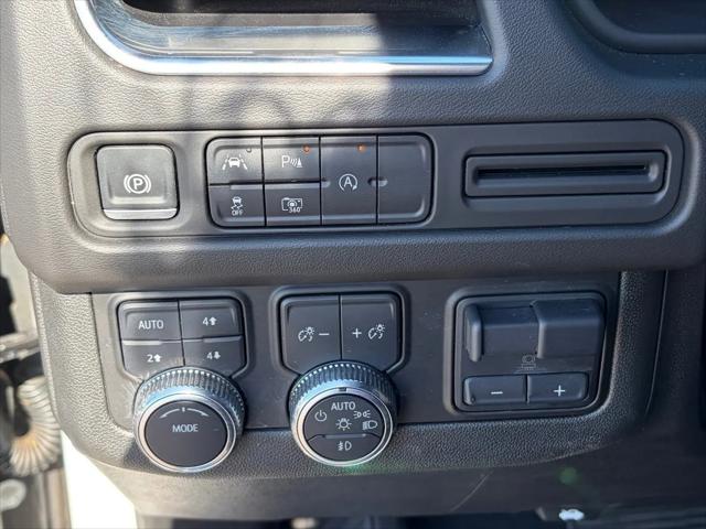 2024 GMC Yukon XL 4WD SLT