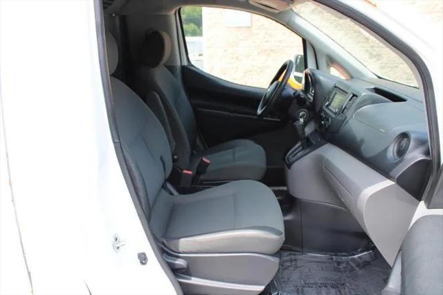 2017 Nissan NV200 SV