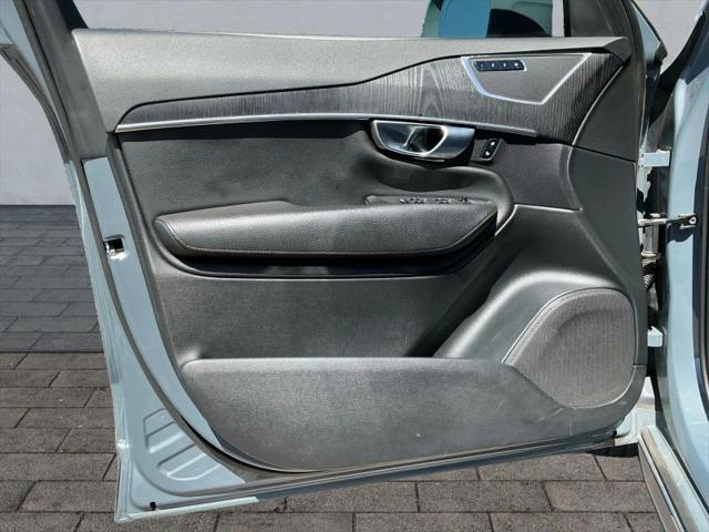 2020 Volvo XC90 T6 Momentum 6 Passenger