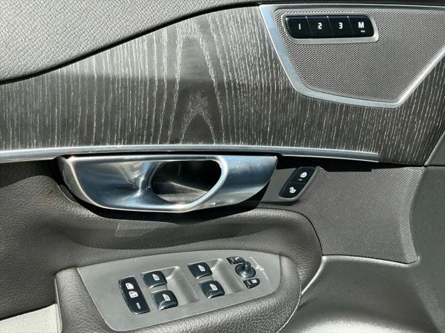 2020 Volvo XC90 T6 Momentum 6 Passenger