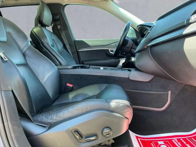2020 Volvo XC90 T6 Momentum 6 Passenger