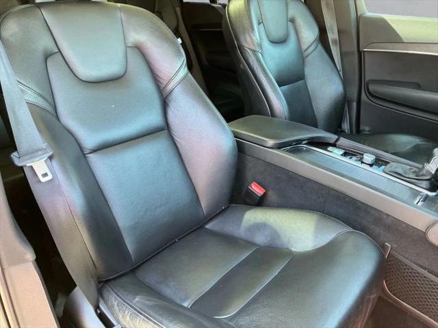 2020 Volvo XC90 T6 Momentum 6 Passenger