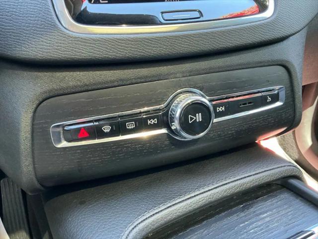 2020 Volvo XC90 T6 Momentum 6 Passenger